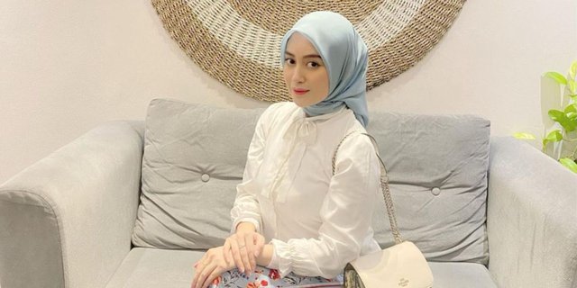 Feminine Nuance of Nabilah Ayu in Lace Blouse