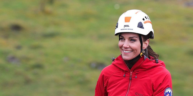 The Charm of Kate Middleton Climbing Rocks While Participating in a Rescue Team Simulation with Prince William