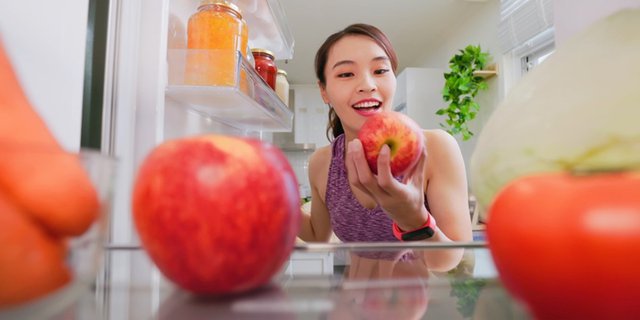 Make it Neater, Here are Easy Tips for Storing Food in a Single Door Refrigerator