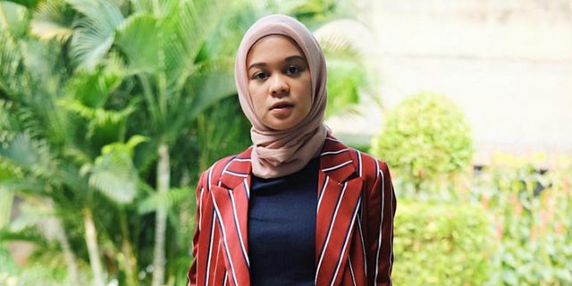 Formal but Playful Office Look, Try to Imitate Tantri Namirah