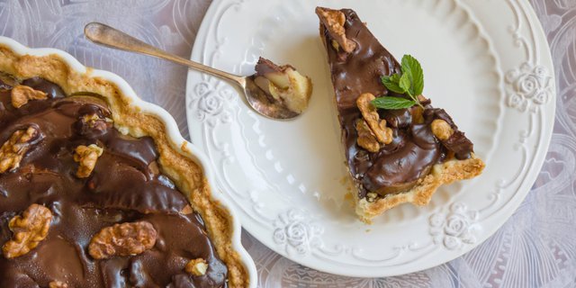 Make Chocolate Pie Without a Mixer and Oven for Afternoon Snacks