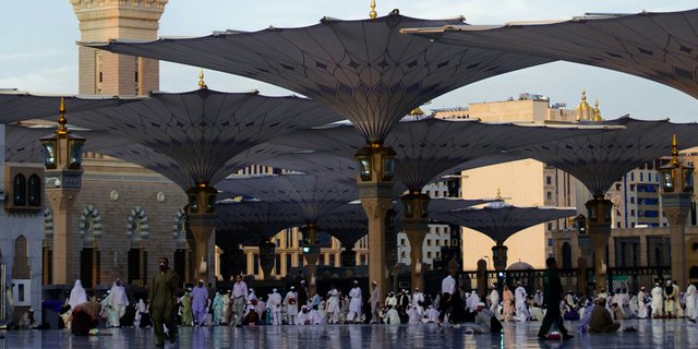 Hukum Melaksanakan Sholat Arba’in bagi Jemaah Haji Lansia dan Risiko Tinggi