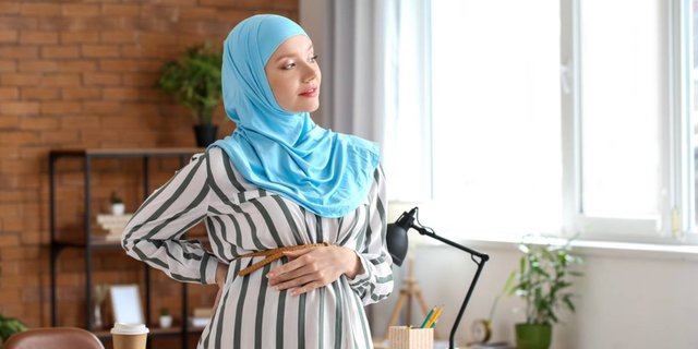 Showcasing Pregnancy on Social Media, What is the Islamic Law?