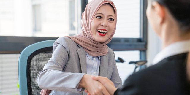 Tips for Hijabers to Look Attractive During Job Interviews, Glowing Skin Can Be a Plus!