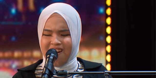 Indonesian Hijab Disability Ariani Nisma Putri Shakes America's Got Talent, Simon Cowell Gives Golden Buzzer