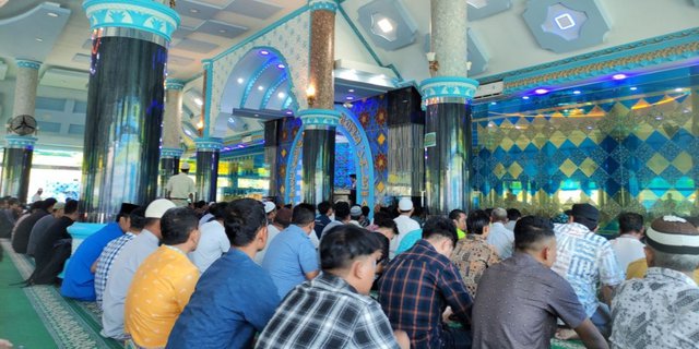 MUI Issues Fatwa: Women Are Not Allowed to Be Friday Prayer Preachers