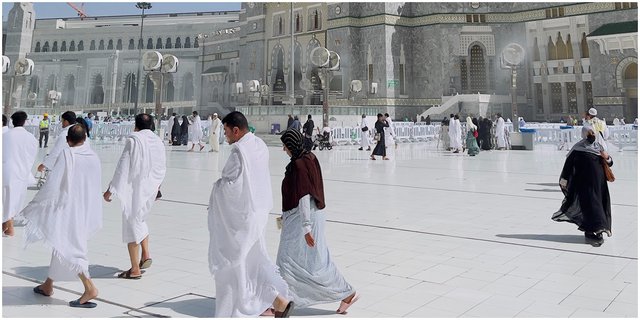 Masya Allah, Saudi King Invites 1000 Palestinian Residents to Perform Hajj for Free