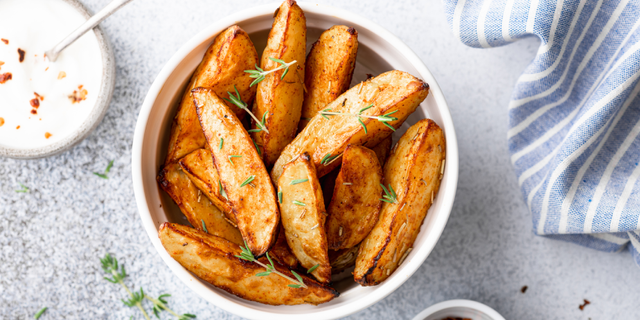 Without an Oven, Peek at Simple Potato Wedges Recipe