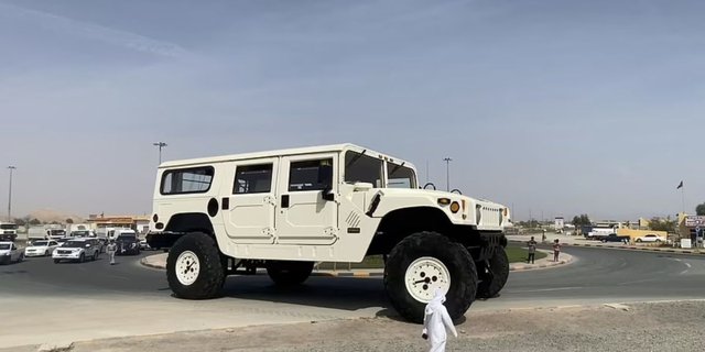 This Sheikh in Dubai Has a Hummer Car as Big as a Ship, 7 Meters Tall and 14 Meters Long