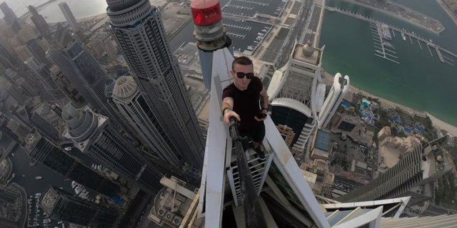 Last Moments of Instagram Celebrity Remi Lucidi Who Fell from the 68th Floor, Asked for Help by Knocking on the Building Window