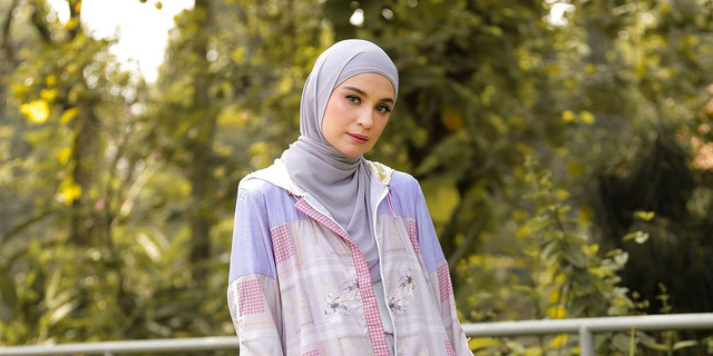 Romantic Style Shireen Sungkar with a Touch of Lilac Color