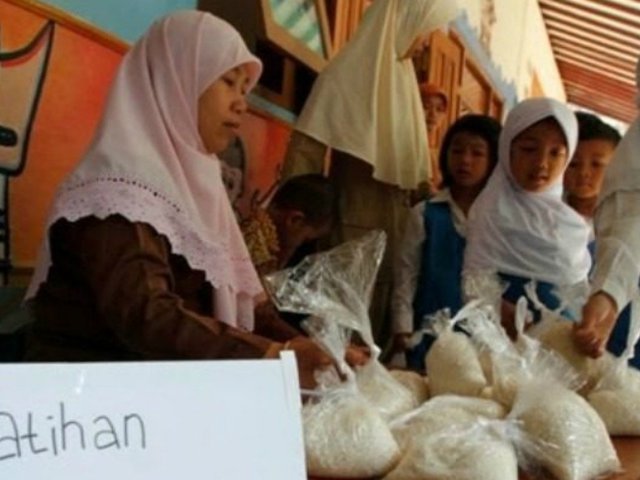 Istri Membayarkan Zakat Fitrah Suami Bagaimana Hukumnya Dream Co Id