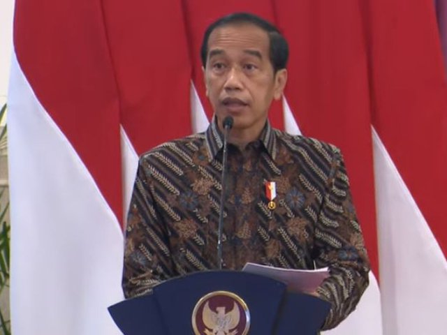Jokowi: UU Cipta Kerja Masih Berlaku, Tidak Ada Pasal Dibatalkan MK