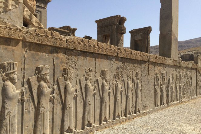 Menyibak Pesona Persepolis yang Jadi Primadona Wisata Iran 