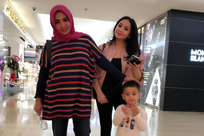 Fantastis Baju  Lebaran  Mewah Nagita  Slavina  dan Mama 