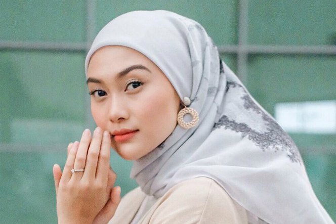 Inspirasi Baju  Pesta  Tanpa  Kebaya Hijab  Dream co id