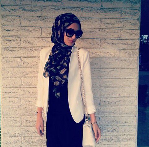 Kombinasi Hijab Blazer untuk ke Kantor 