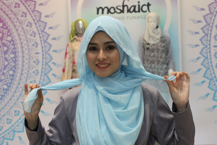 Tutorial Cantik dengan Hijab Shawl Sederhana