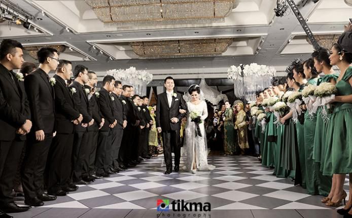 FOTO Pernikahan yang Anggun dari Tikma
