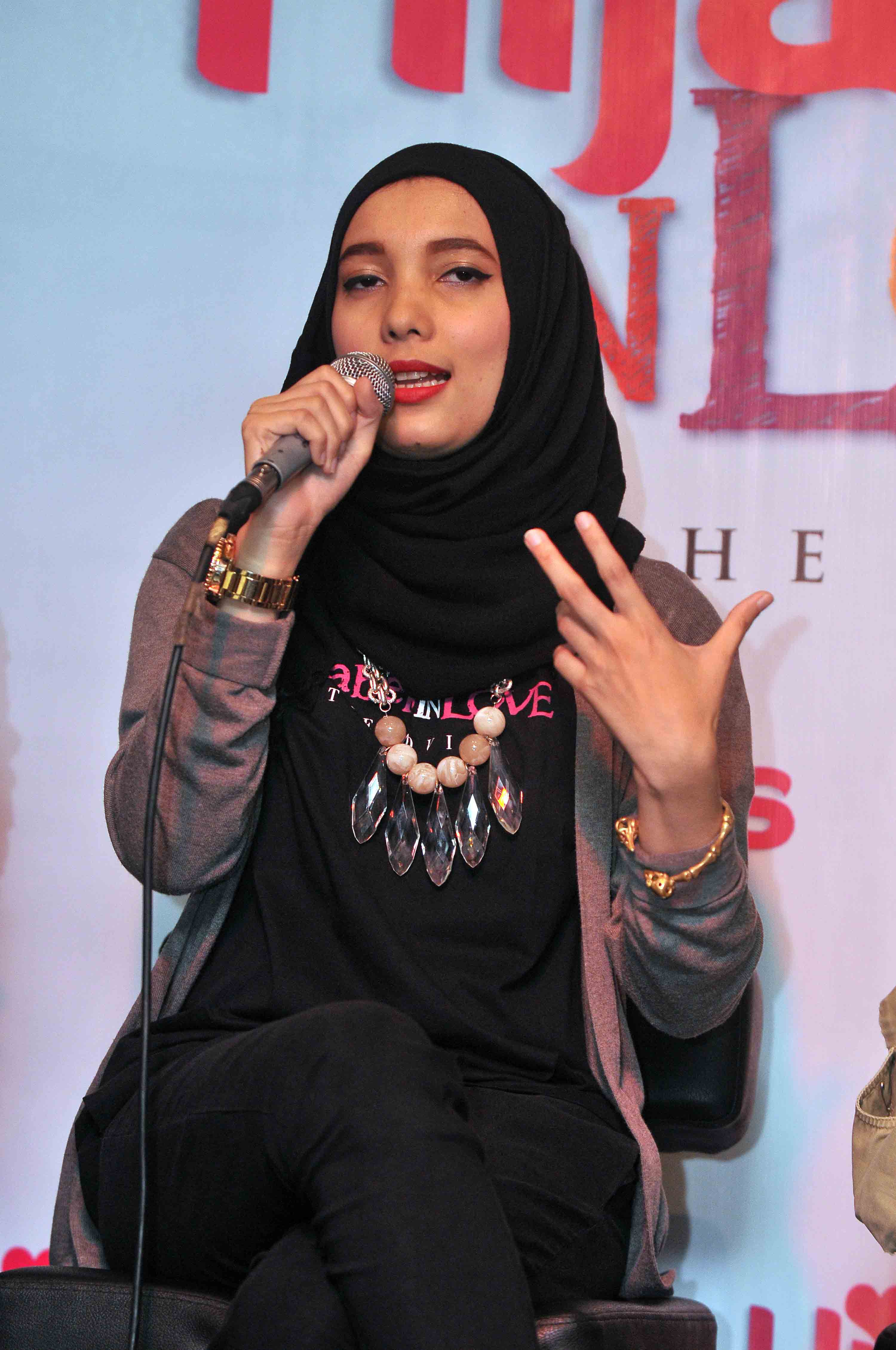 Cantiknya Bintang-bintang `Hijabers in Love`