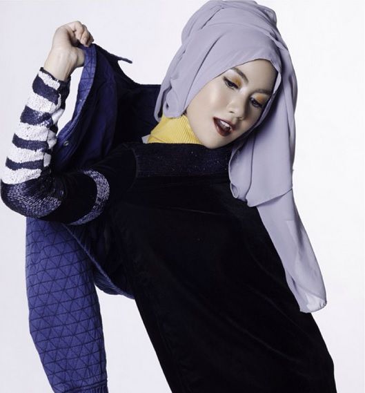 Cantiknya Anisa Rahma `Cherrybelle` Berhijab