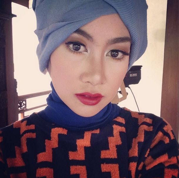 Cantiknya Anisa Rahma `Cherrybelle` Berhijab