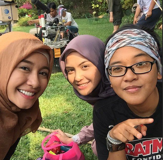 Foto Selfie Laudya Cynthia Bella Cantik Berhijab