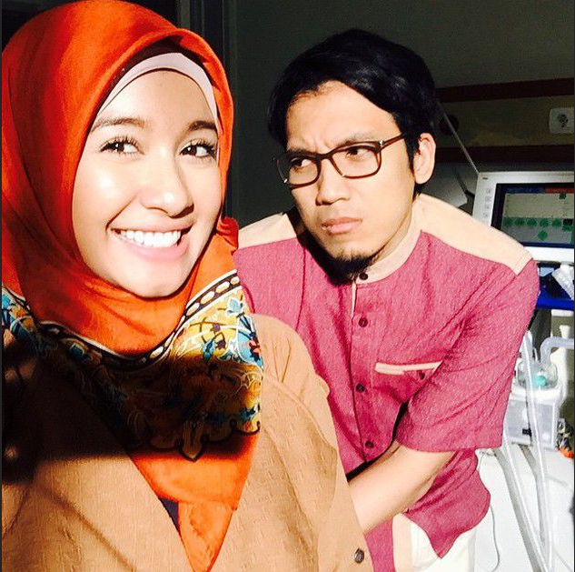 Foto Selfie Laudya Cynthia Bella Cantik Berhijab