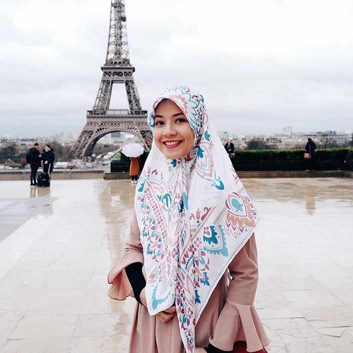 Gaya Hijab Natasha Rizki, Cantik dan Modis  