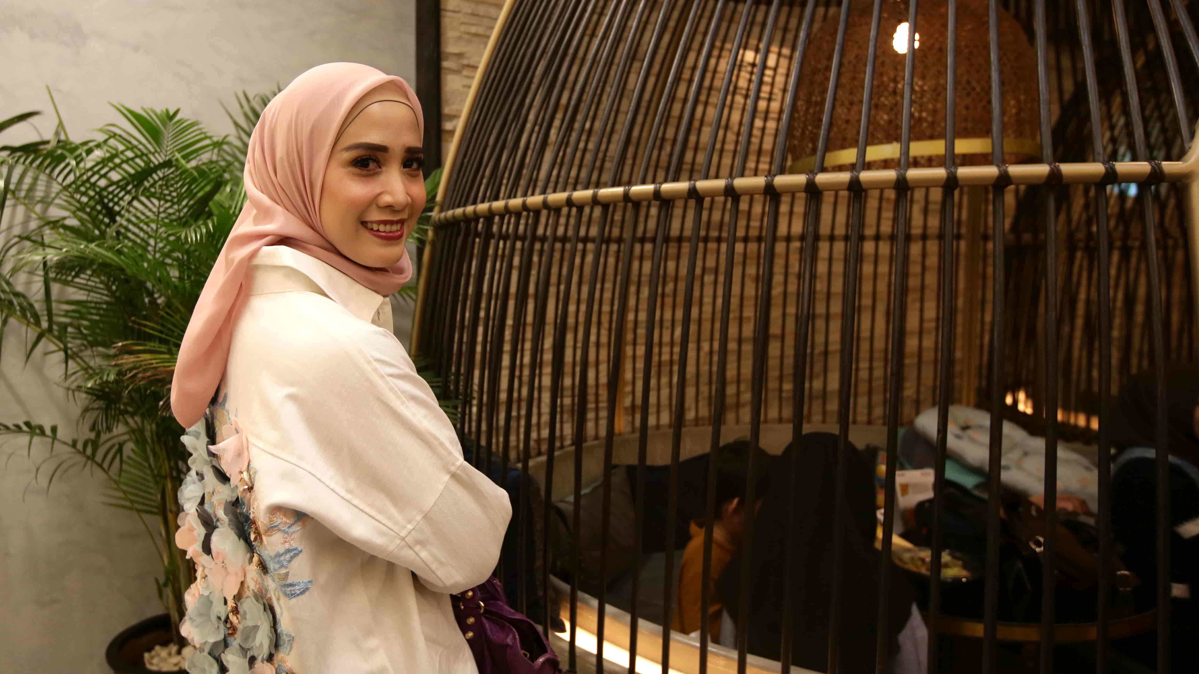 Hijrah Fanny Fabriana dan Mimpi Bikin Brand Fashion Muslim