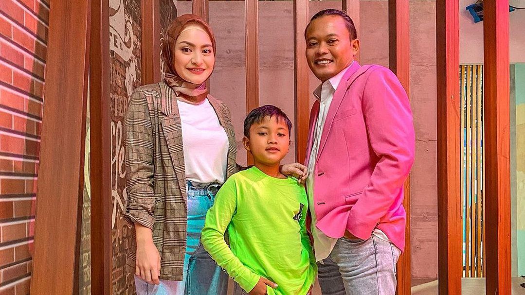 5 Potret Kedekatan Nathalie dan Keluarga Sule, Makin Klop!