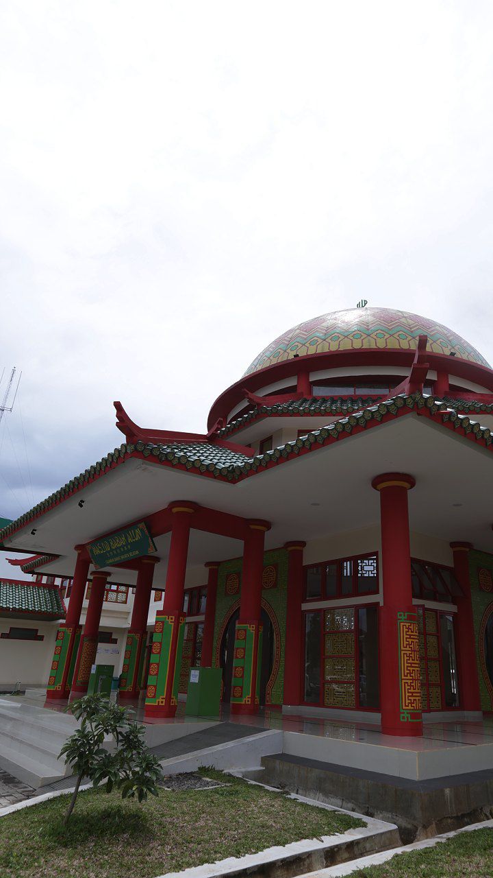 FOTO: Uniknya Masjid Babah Alun yang Dibangun Mualaf Tionghoa