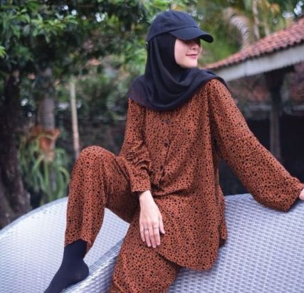 7 Gaya Hijab Zaskia Mecca Saat Photoshoot, Jadi Tren Baru