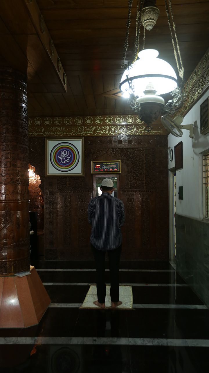 Wisata Religi di Masjid Perahu, Oase 'Hutan Beton' Ibukota