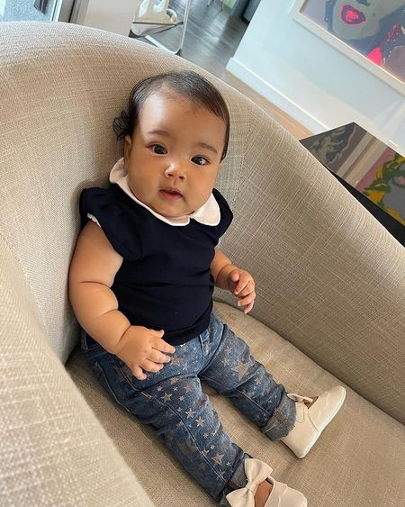 8 Potret Baby Korra, Anak Adinda Bakrie yang Fashionable Abis