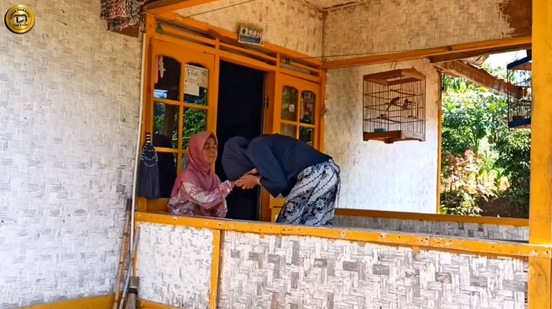 Potret Kehidupan Gadis Desa di Cianjur, Cantiknya Jadi Sorotan