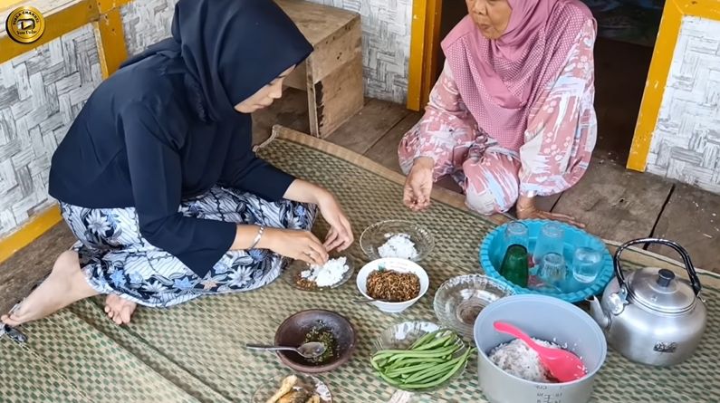 Potret Kehidupan Gadis Desa di Cianjur, Cantiknya Jadi Sorotan
