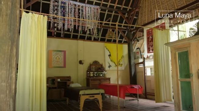 Potret Rumah Ibunda Luna Maya di Bali, Halaman Belakang Lautan