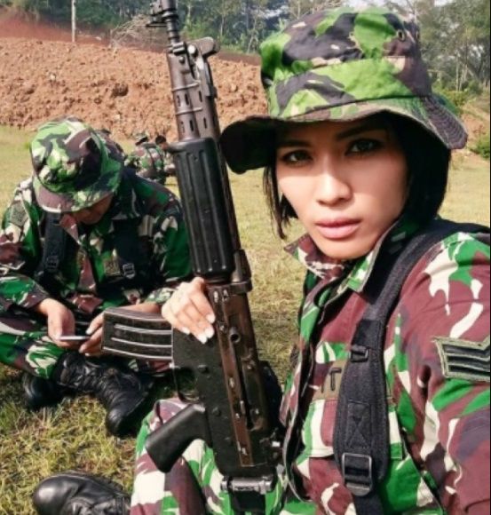 TNI Wanita Ini Kerap Ditanya ‘Mana Suaminya’ Jawabannya Bikin Bergidik Ngeri!