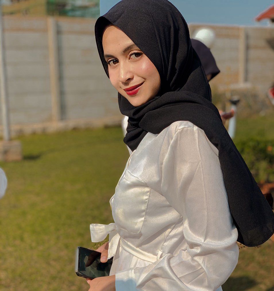 8 Potret ‘Cantiknya’ Serda Hanifah, Anggota Wanita TNI AU yang Parasnya Bak Bidadari