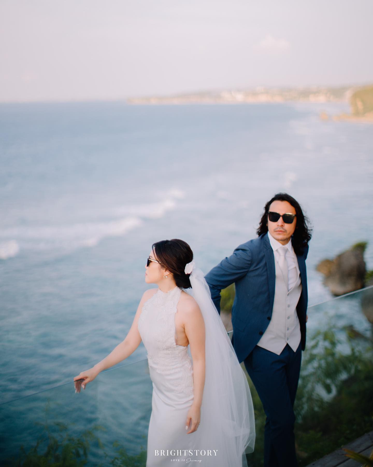 5 Potret Pernikahan Ello dan Cindy Maria, Rayakan Pesta di Tepi Pantai 