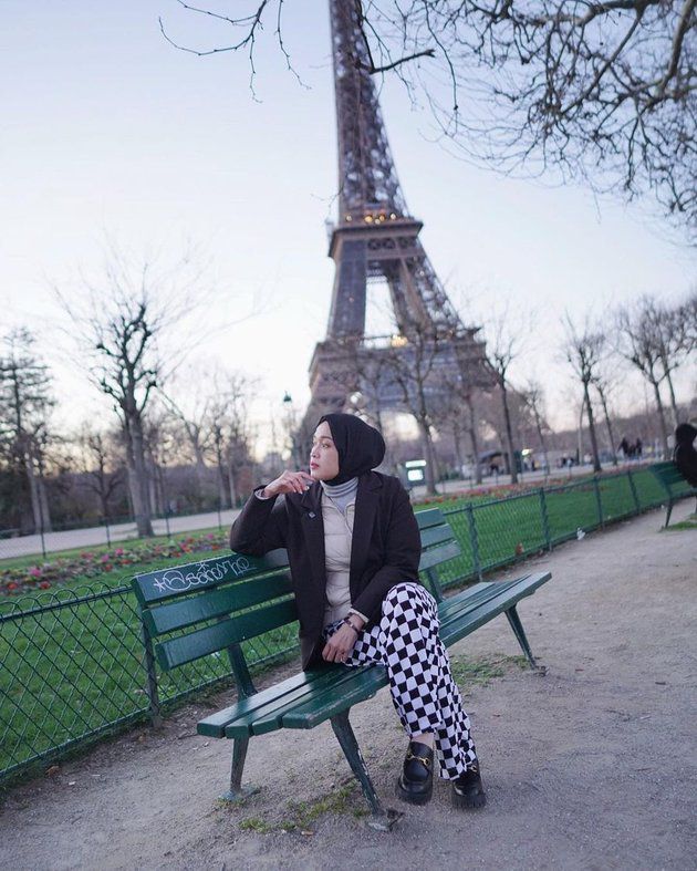 7 Momen Keseruan Ririe Fairus di Paris, Impian yang Jadi Nyata!