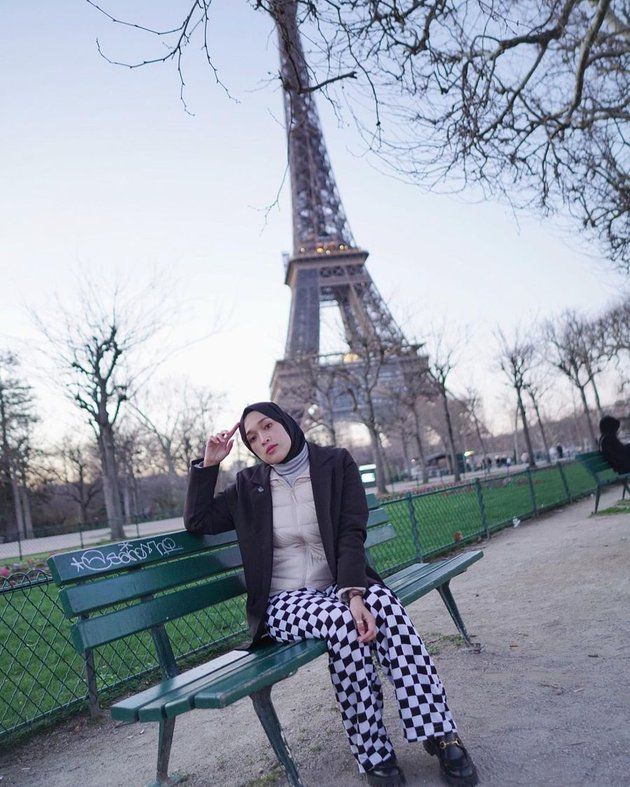 7 Momen Keseruan Ririe Fairus di Paris, Impian yang Jadi Nyata!