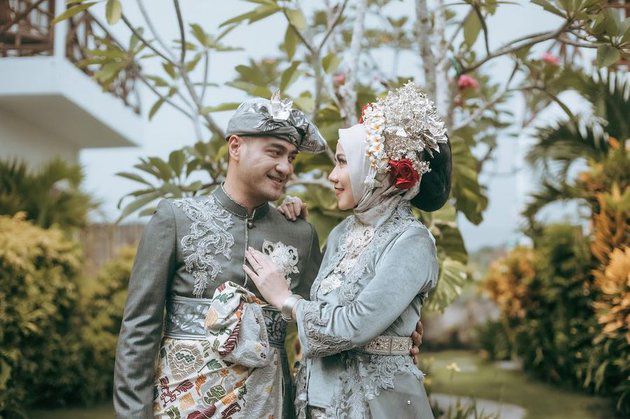 8 Momen Resepsi Pernikahan Venna Melinda dan Ferry Irawan, Gaun Pengantin Jadi Perhatian!