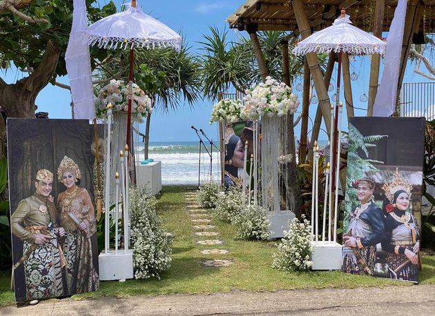 8 Momen Resepsi Pernikahan Venna Melinda dan Ferry Irawan, Gaun Pengantin Jadi Perhatian!