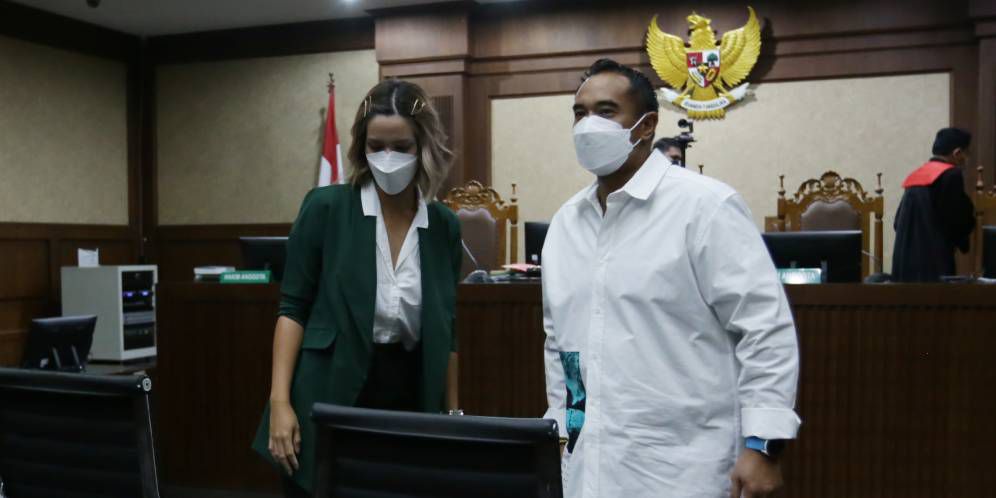 Kisah Cinta Nia Ramadhani dan Ardi Bakrie yang Tengah Diterpa Isu Perceraian!