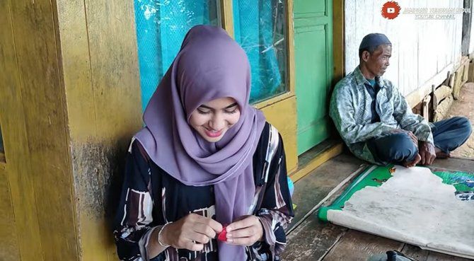 8 Potret Gadis Desa Cantik Keturunan Palestina Di Sukabumi Yang Viral