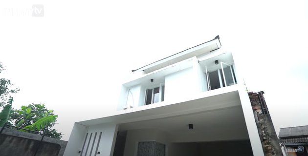 6 Potret Rumah Cristian Gonzales di Jakarta, Desain Minimalis Bikin Betah!