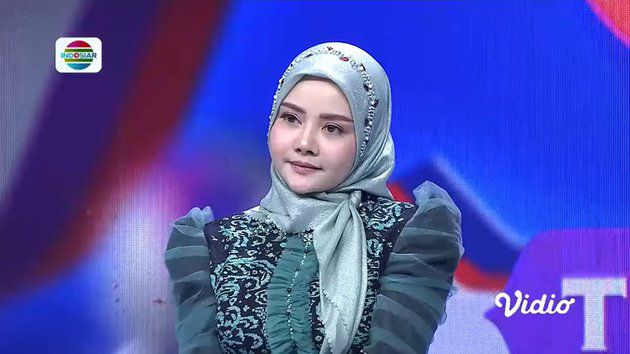 7 Potret Jebolan AFI Pakai Hijab, Penampilan Mawar Bikin Pangling!