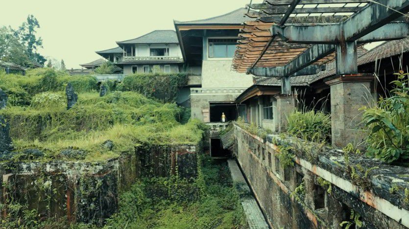9 Potret Hotel Terbengkalai Milik Tommy Soeharto yang Dijuluki `Istana Hantu`, Seram Banget!